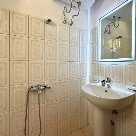 Vintage 2 - Fast Access, Kitchen Apartment Himarë